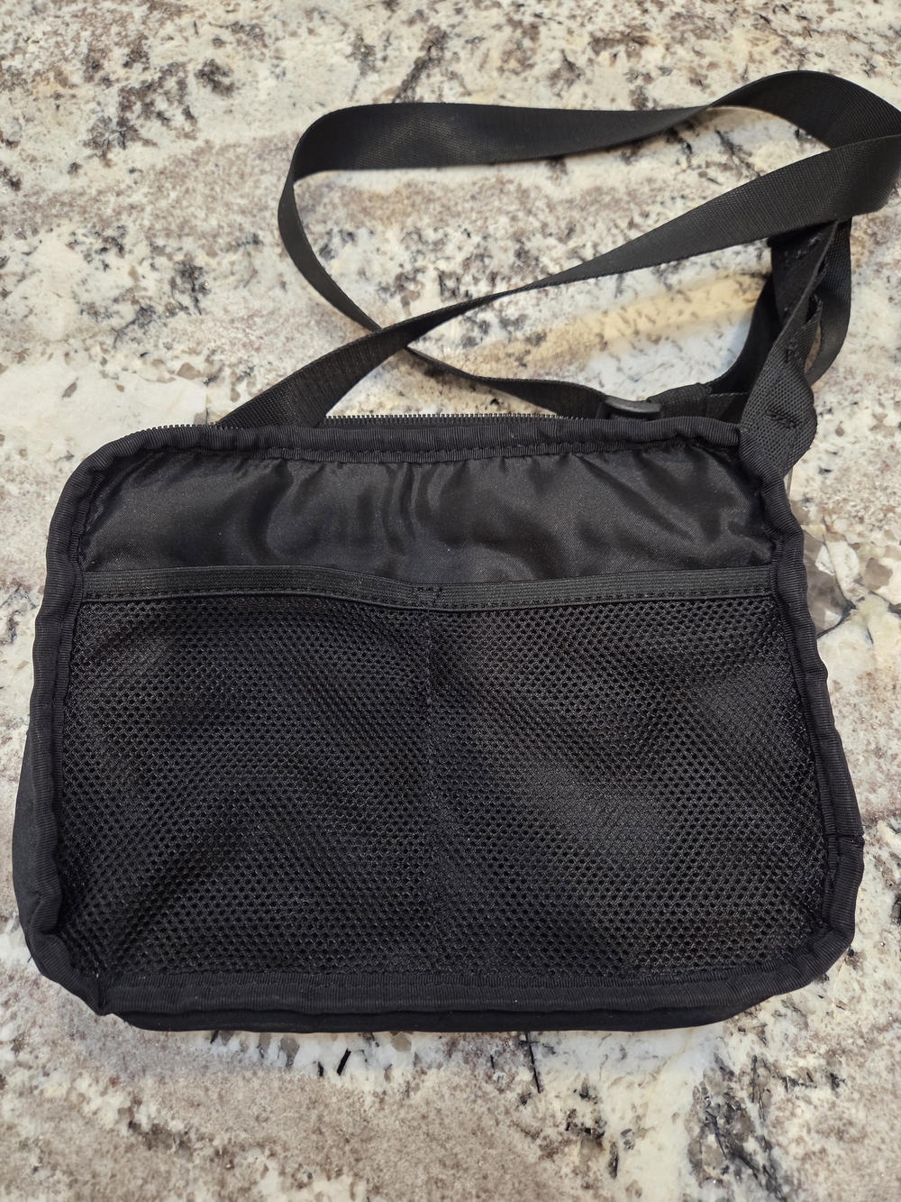 lululemon 2L Black Crossbody Bag - Picture 5 of 13